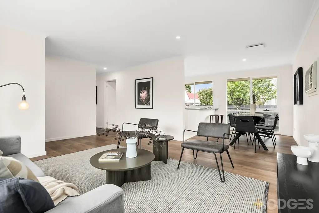 Clayton 3房 宽敞三卧 270m²地块 开放式布局 新地板新漆 便利生活配套 步行大学商圈 SPACIOUS, STYLISH & PERFECTED LOCATED!