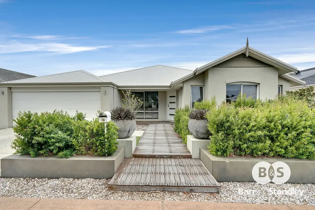 16 Glenelg Drive, Millbridge, WA 6232