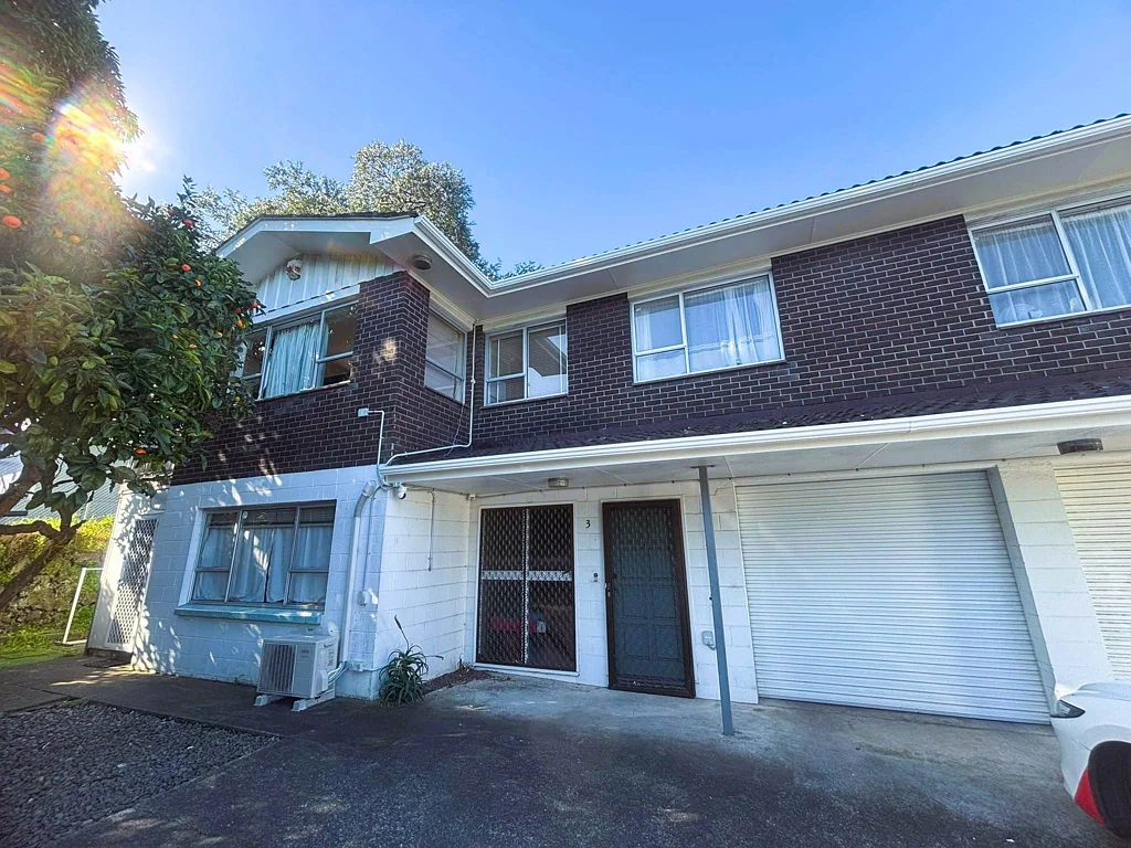 Welcome to Your Modern Mt Wellington Retreat!