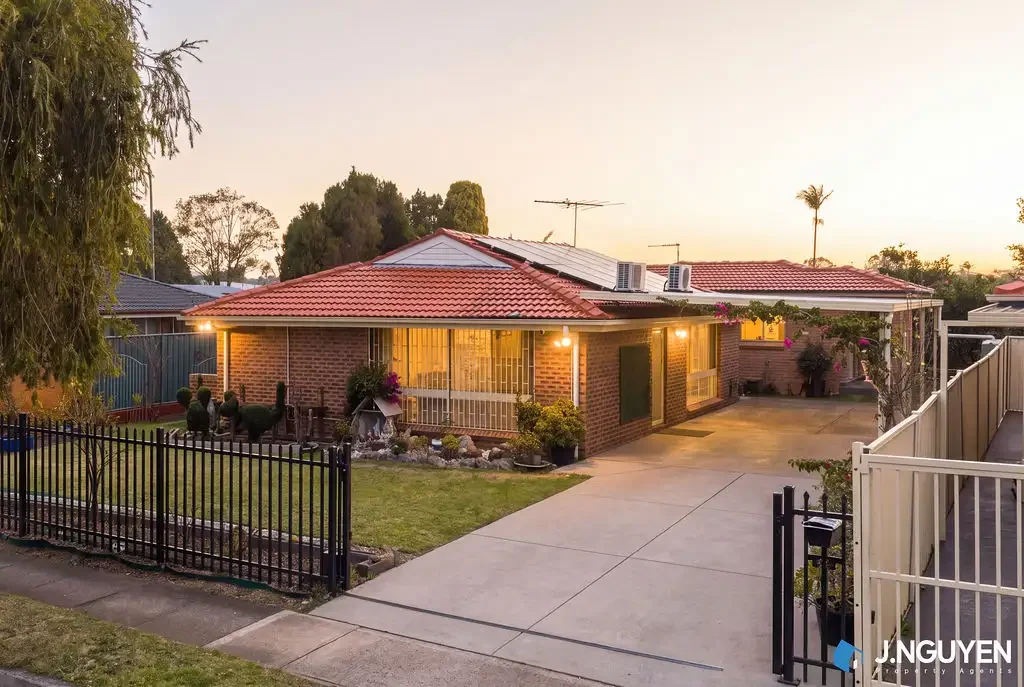 Wakeley 5Zimmer Spacious Single-Level Home with Modern Granny Flat