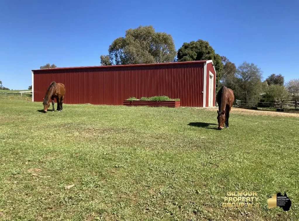 Wooroloo 2房  10 Acres, Comfortable Home, Huge Shed.