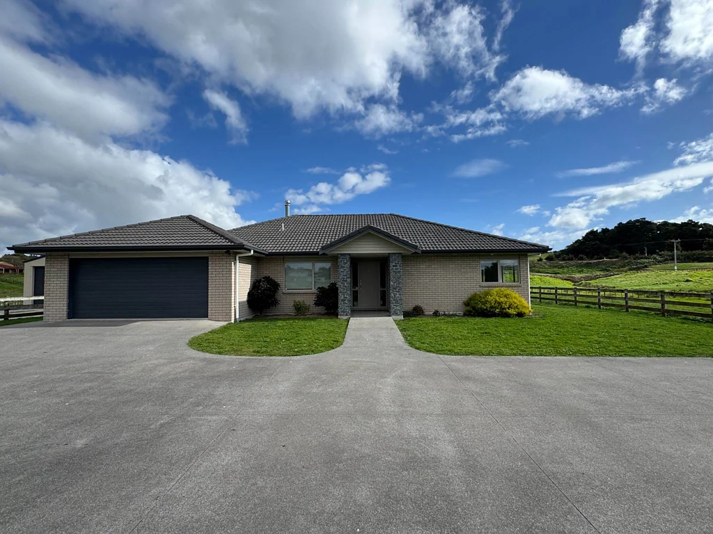Lifestyle & Family Focused - Two Houses - Pukekohe