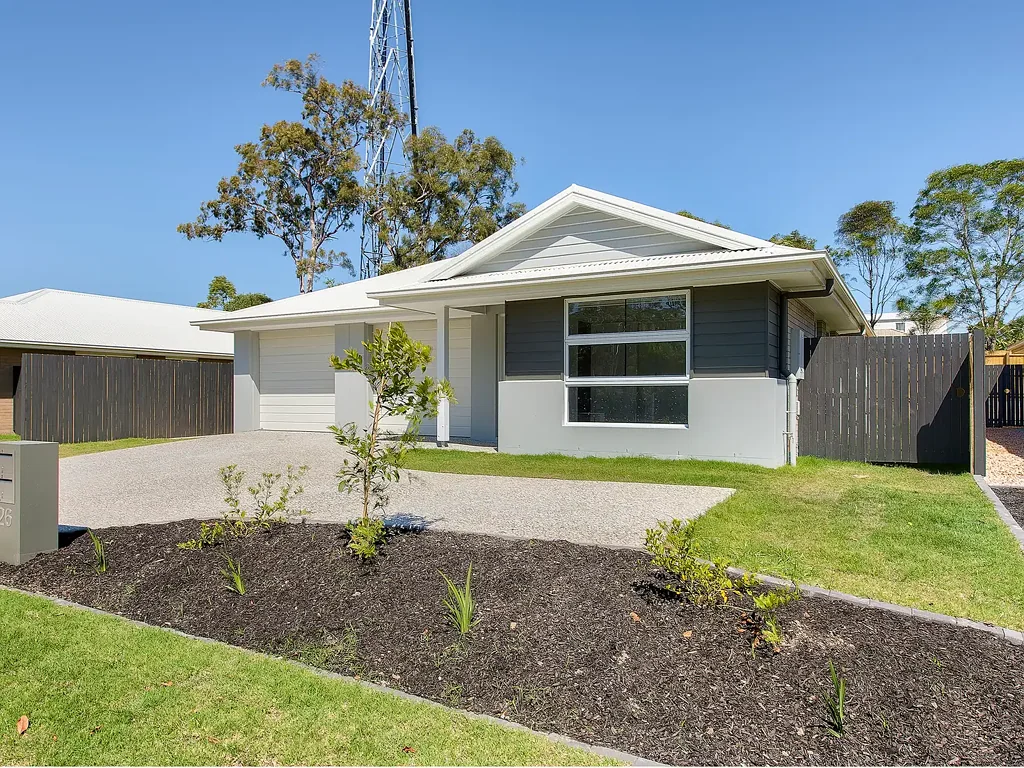 Modern 3-Bedroom Duplex in Stoneleigh Reserve