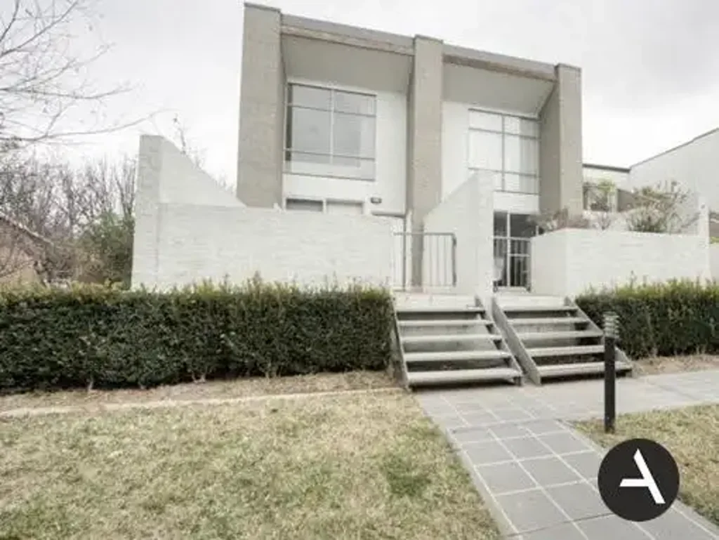 Stunning Living in Braddon....!