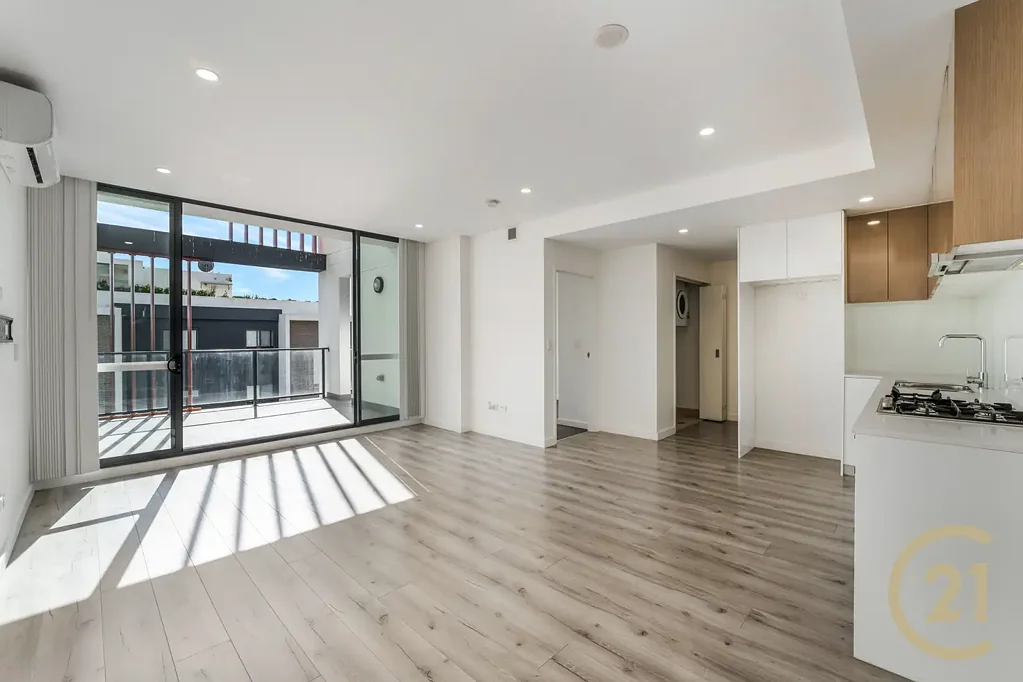 IMMACULATE ONE BEDROOM UNIT -  OPEN HOUSE CANCELLED