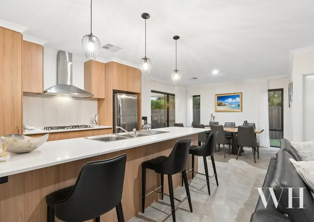 Willagee 4ห้องนอน Near-New Contemporary Design in Desirable Family Pocket