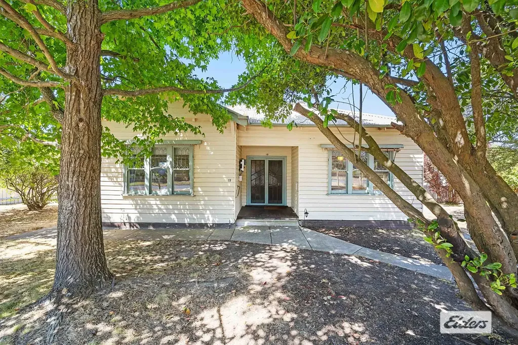 Renovated & Central Californian Bungalow