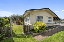 7 Adam Place, Mangakakahi