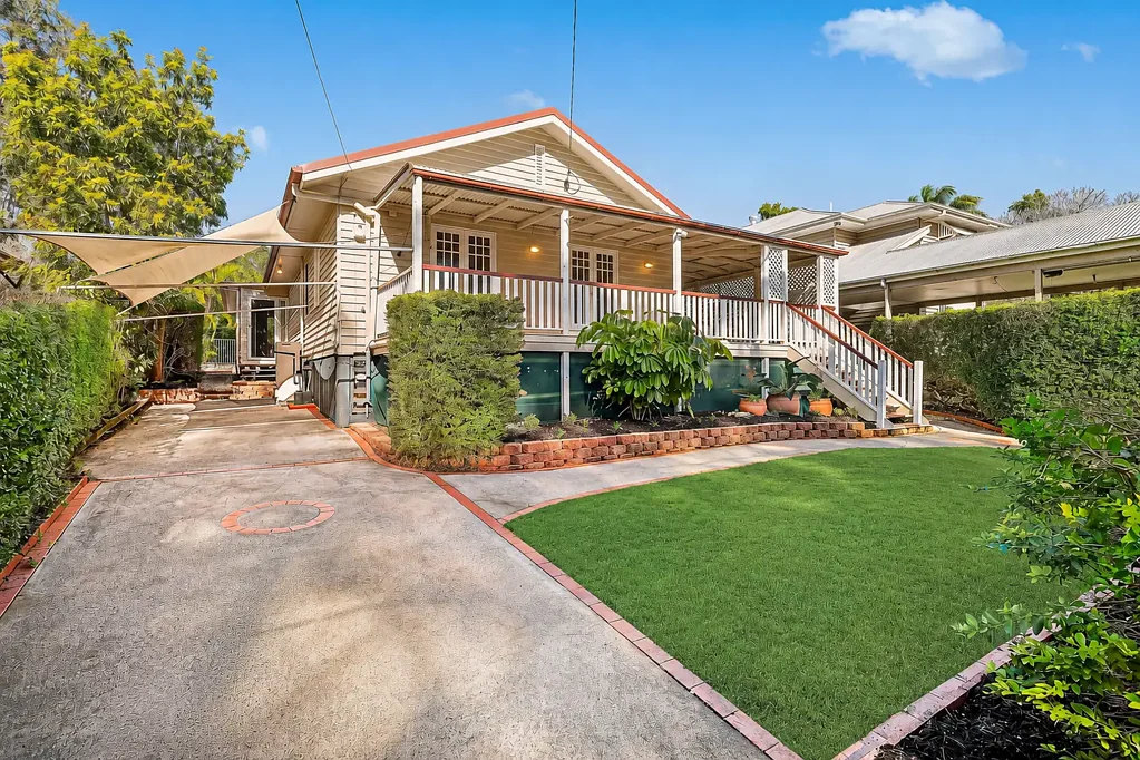 Corinda 4Kwarto RARE 941m² OPPORTUNITY IN TIGHTLY HELD CORINDA POCKET