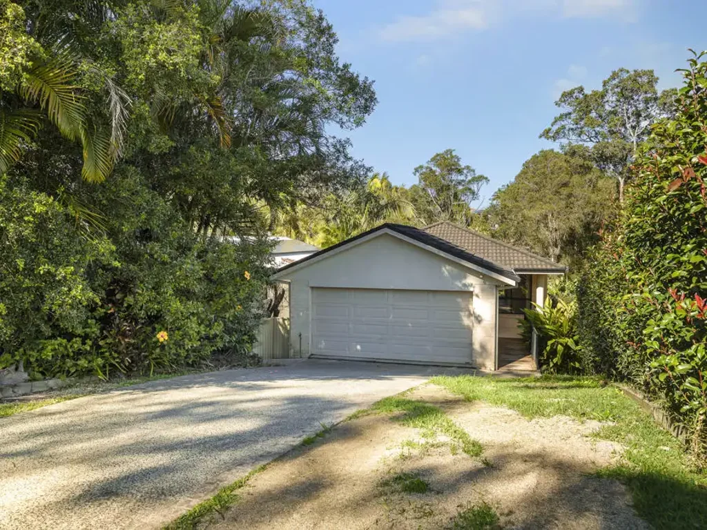 Boambee East 3房  Big Backyard, Great Location...