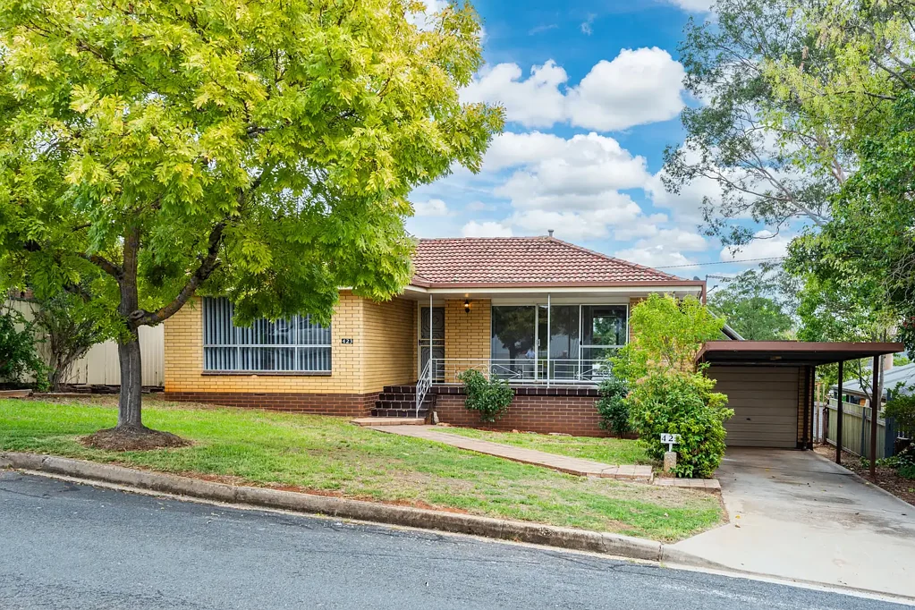 423 Pine Avenue, Lavington, NSW 2641