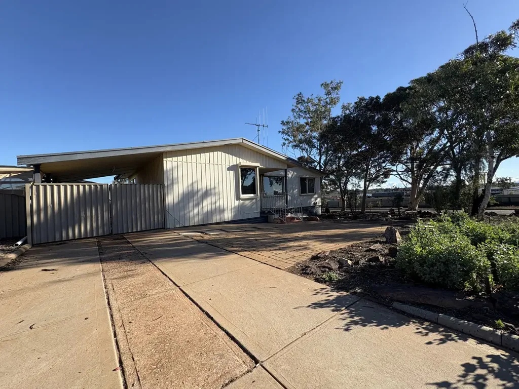 Port Augusta 3房  Comfortable Family Living on a Generous Allotment