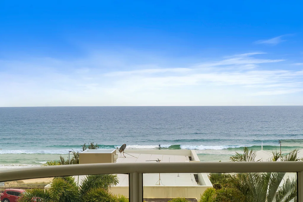 13/4 Twenty Fifth Avenue, Palm Beach, QLD 4221