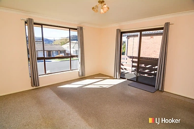 37 Chifley Road, Lithgow, NSW 2790, 3 phòng ngủ, 1 phòng tắm, House