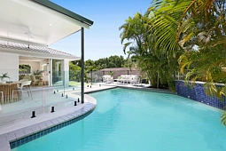 15 Orchna Street, Burleigh Heads