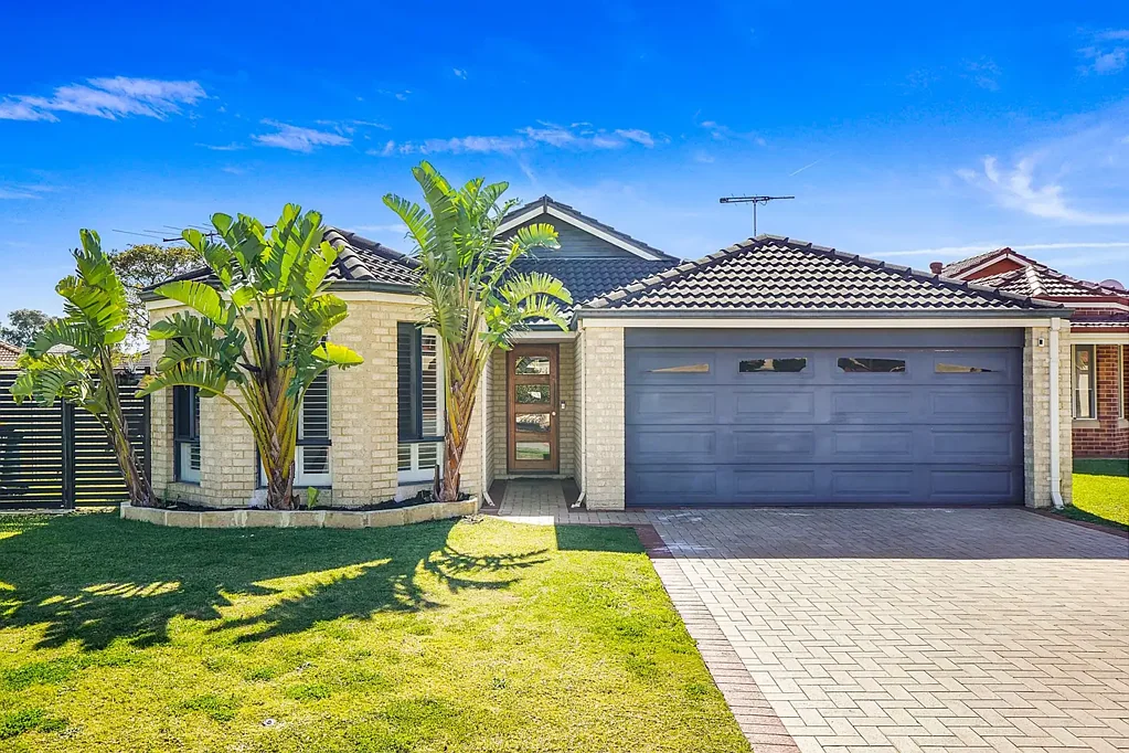 Stirling 4 Bedroom Stylishly Renovated Family Living