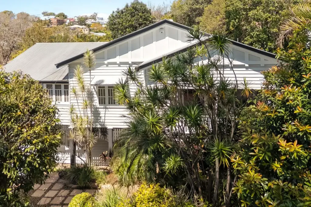 Kelvin Grove 4Kwarto Timeless Character, Modern Comfort on an Impressive 810m²