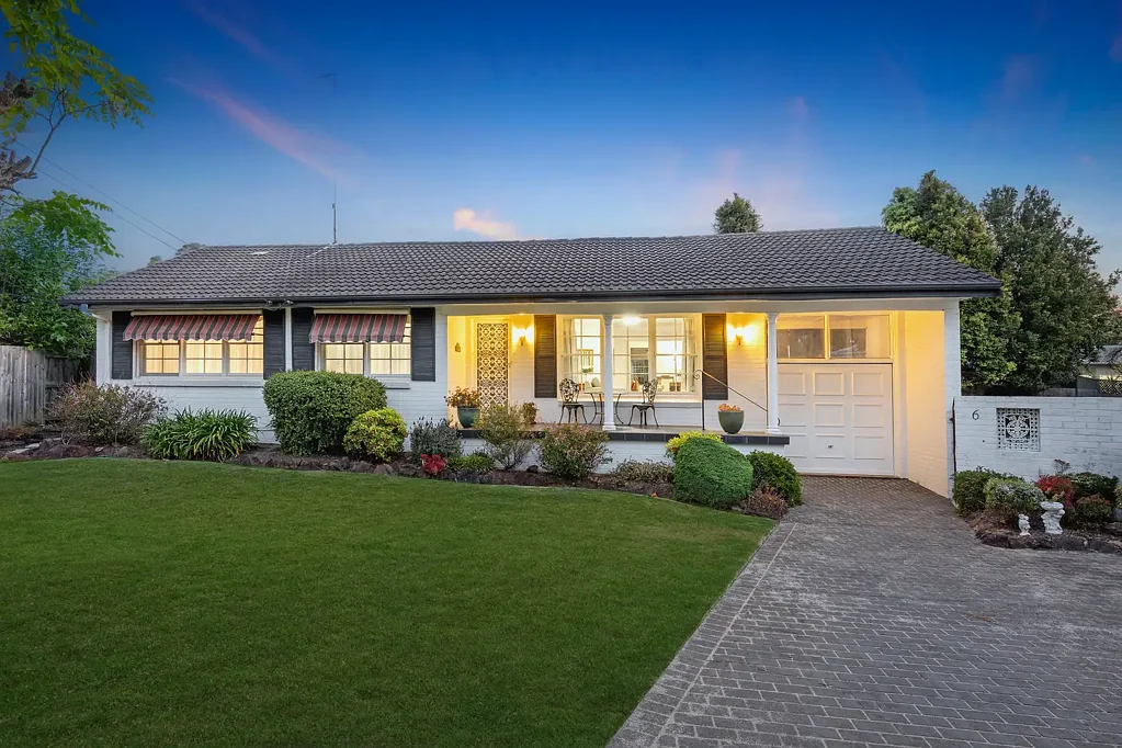 Baulkham Hills 3બેડરૂમ A Cherished Family Classic with Timeless Appeal