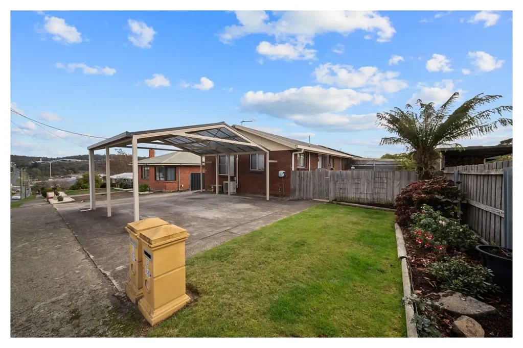 Youngtown 2房  THIS SPACE: Low Maintenance, High Potential