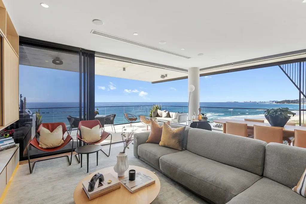 Palm Beach 3침실 Oceanfront Penthouse Sanctuary with Private Rooftop Entertaining and Pool