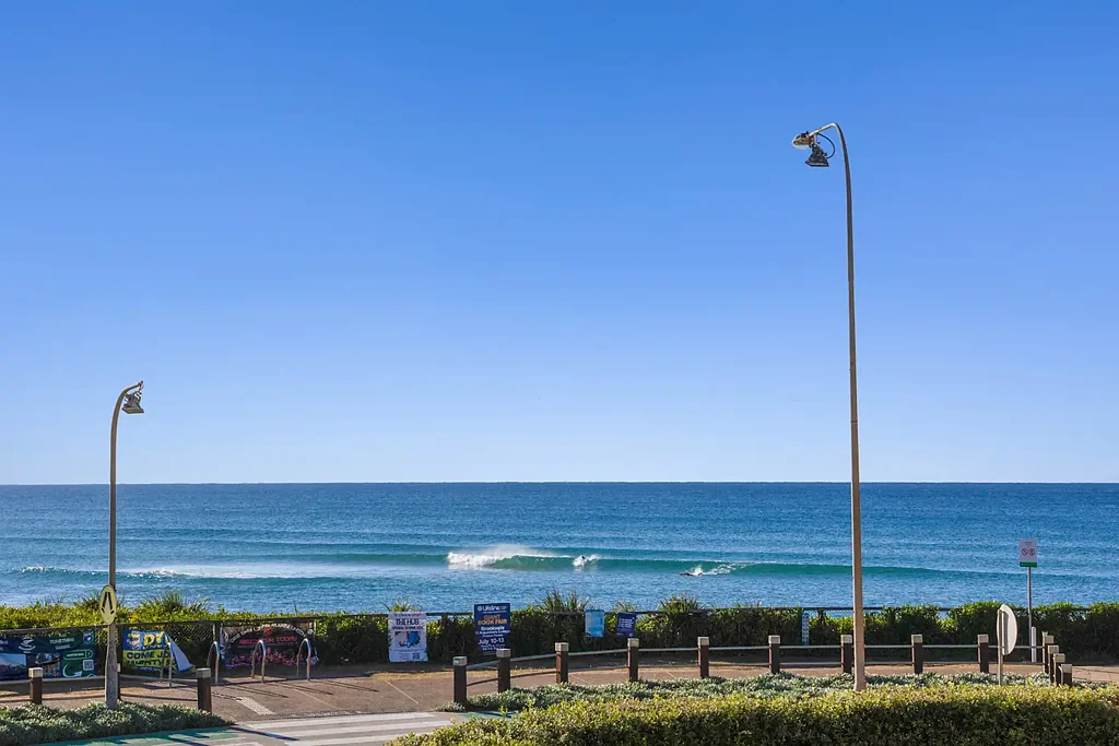 Dee Why 2ห้องนอน Luxe beachfront with ocean views