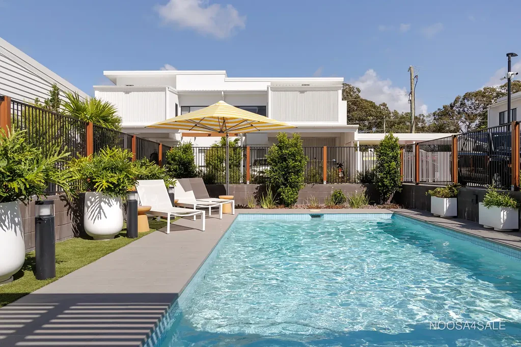 Noosaville 2ห้องนอน Modern Garden Apartment