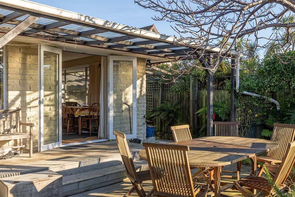2/115 Rocking Horse Road, Southshore, Canterbury