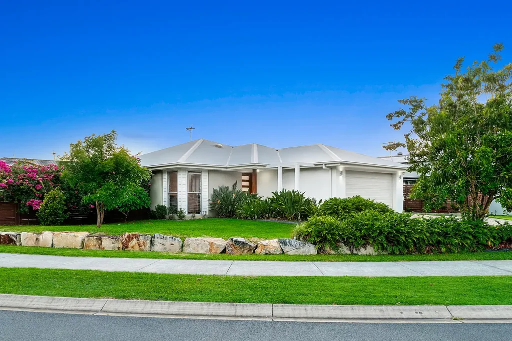 Beauitful Home with Pool and also Lake & Parkland Views!