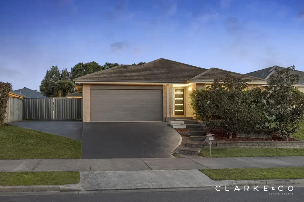 Chisholm 4બેડરૂમ A WELL APPOINTED FAMILY HOME WITH POOLSIDE LIVING!