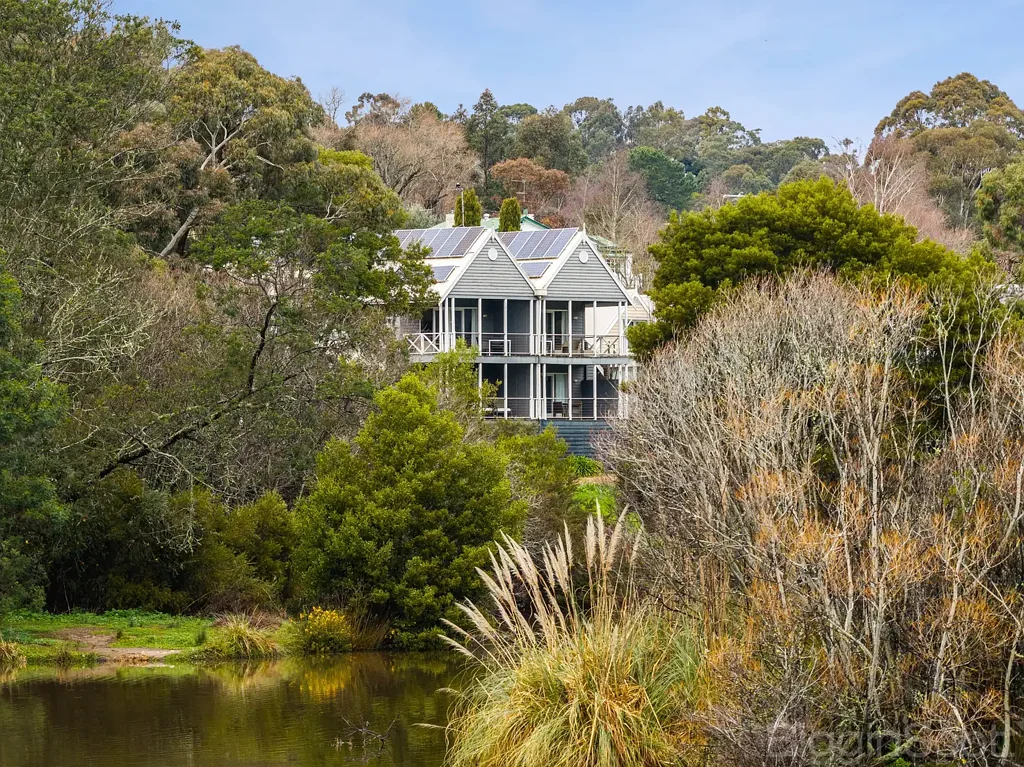 Daylesford 4ਬੈੱਡਰੂਮ Lake Side Suites — A Rare Lakefront Opportunity in Daylesford