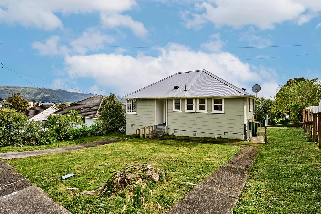 Cannons Creek 3房  Single level - Must sell