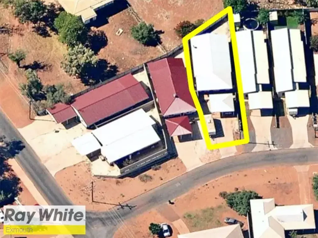 SOLAR POWERED 4 BED / 2 BATH PROPERTY