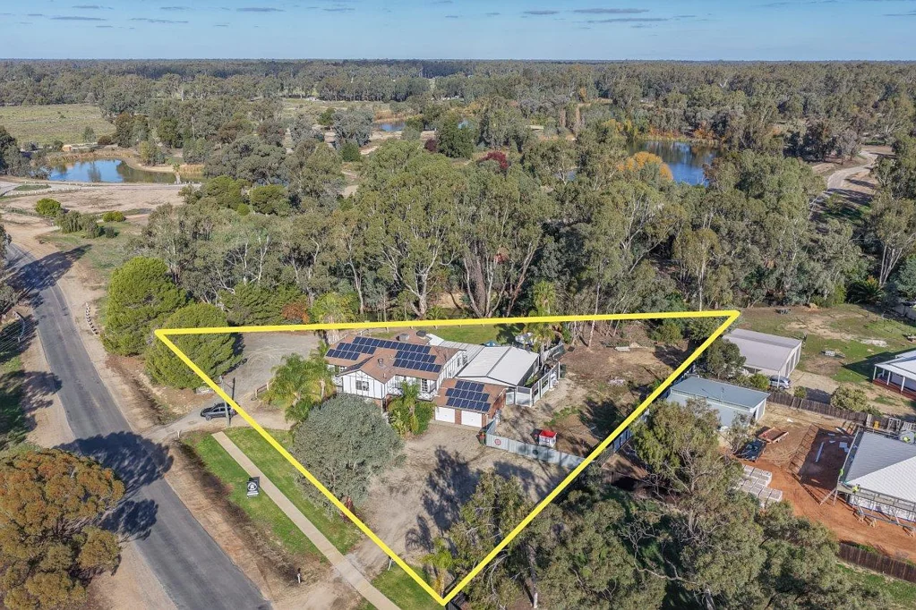 Barham 5Moenga THE TUDOR TAVERN - Freehold, Business & Lifestyle Opportunity in the Heart of Barham