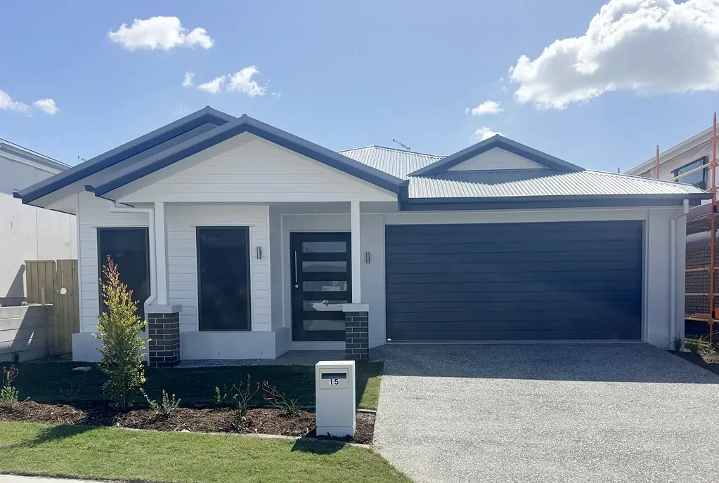 Newly Built Modern Family Living in the Heart of Warner
