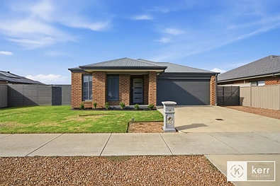Cobram 4房  Impressive 4 Bedroom with Shedding