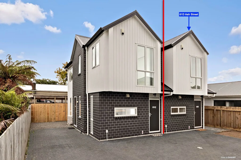 Avondale 2 Bedroom End Townhouse! Trendy Life! More Space!