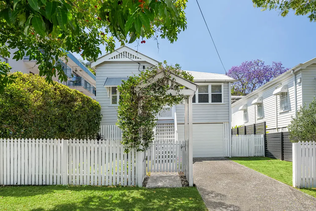 19 Camden Street, Albion, QLD 4010