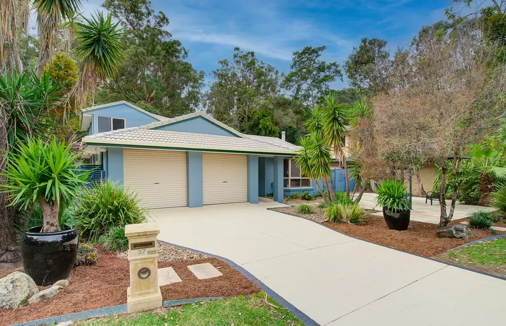 Carina Heights 5房 宽敞的家庭住宅，位于绝佳地段！ SPACIOUS FAMILY HOME IN A PERFECT LOCATION!