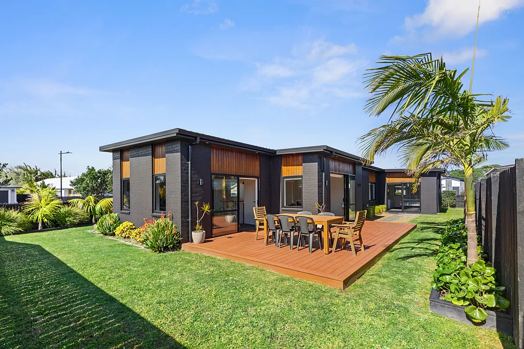 Papamoa 4Kwarto Spacious Family Home with Backyard