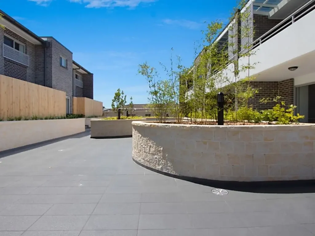 Oversized 3 Bedroom Apartments � Premium Living in the Heart