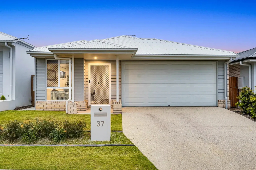 Spring Mountain 3कमरा Stunning home in the desired Crossing Estate
