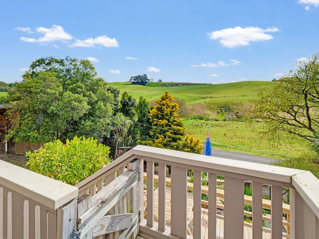 Feilding 3 Bedroom Rural Views & Garden Charm in Feilding
