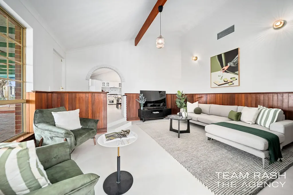 Wandi 6 Bedroom Lifestyle, Space & Serenity – Renovated Family Retreat with Granny Flat on Nearly 2 Acres