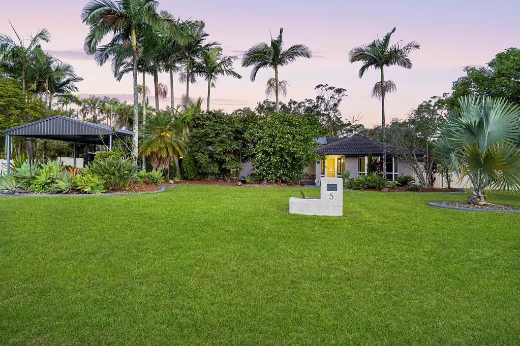 Ormeau 4ਬੈੱਡਰੂਮ Spacious Family Homestead with Shed on 2,309m² - Perfect for Home Business Living