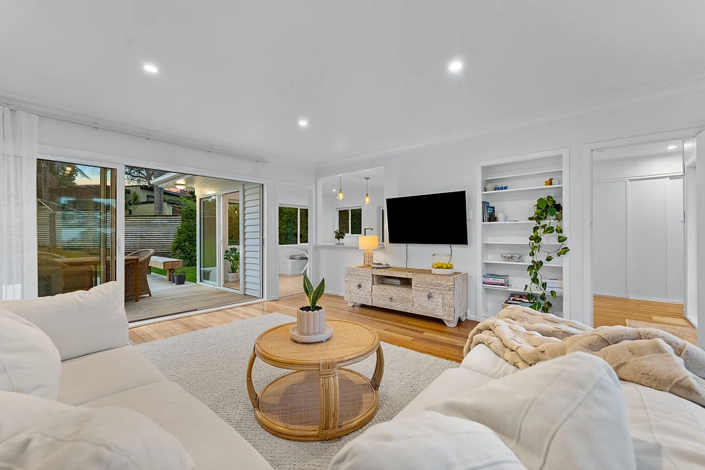 37 Neptune Avenue, Beach Haven, North Shore City, Auckland