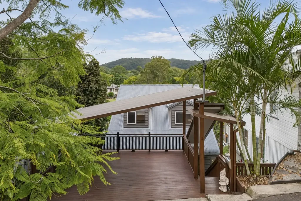 Toowong 4બેડરૂમ Elevated Four-Level Family Home with Mount Coot-tha Views