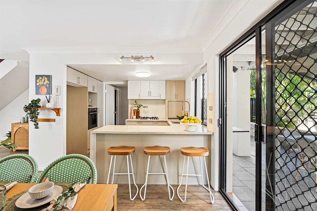 16/323 Christine Avenue, Varsity Lakes, QLD 4227