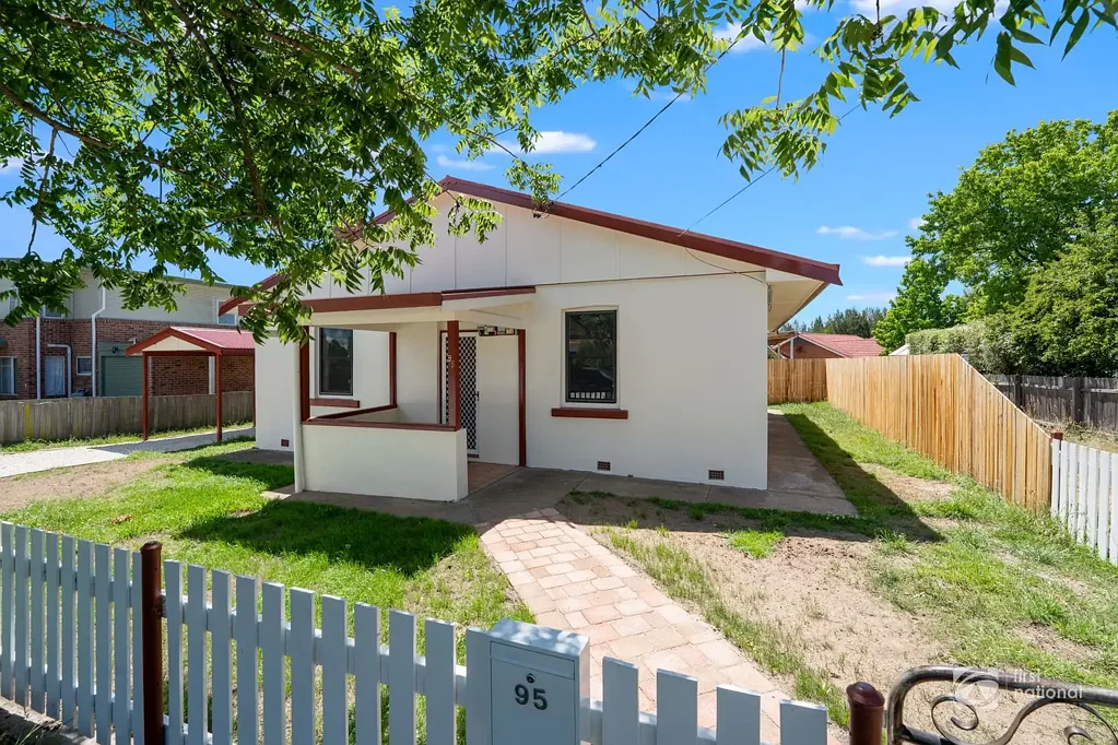 Armidale 3બેડરૂમ Beautifully Refreshed 3-Bedroom in a Prime Close to Town Location