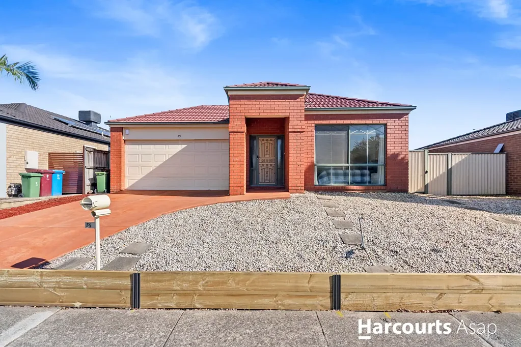 35 Moreton Bay Boulevard, Lyndhurst, VIC 3975