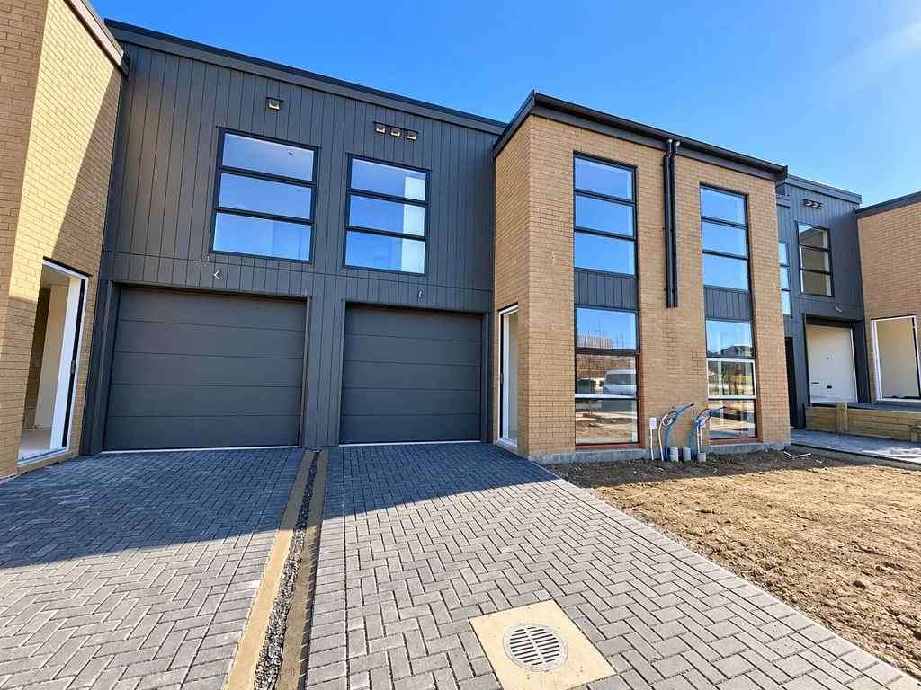 Milldale 4બેડરૂમ North-Facing Large Backyard